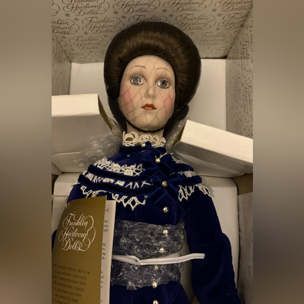 1980's Franklin Heirloom Dolls Porcelain Mademoiselle Adele de Grassay.